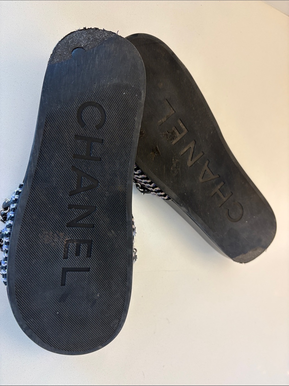 CHANEL Black Chain-Tweed Slide Sandals 37 (size 7) - Picture 4 of 7